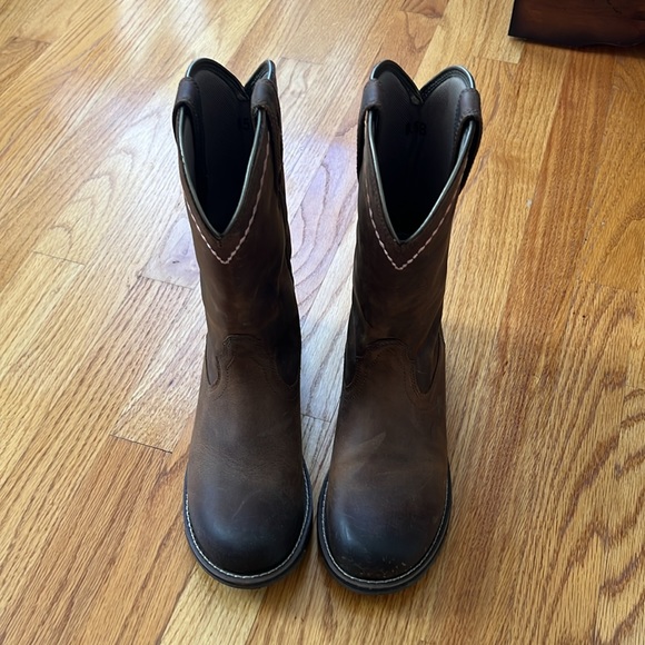 Ariat boots, brown with pink detailing. NWOB. - Picture 4 of 5